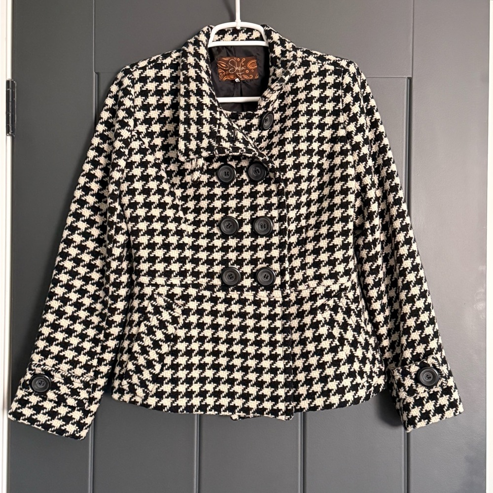 Chic Houndstooth Pea Coat